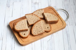 название картинки Бутерброды с печенью трески простые и праздничные