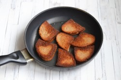 название картинки Бутерброды с печенью трески простые и праздничные