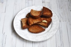 название картинки Бутерброды с печенью трески простые и праздничные