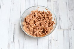 название картинки Бутерброды с печенью трески простые и праздничные