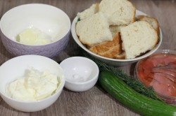 название картинки Бутерброды с семгой на праздничный стол