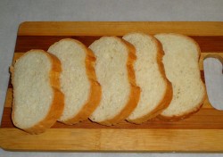 Бутерброды в духовке с помидорами