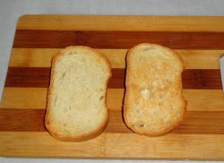 Бутерброды в духовке с помидорами