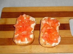 Бутерброды в духовке с помидорами