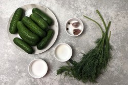Огурцы малосольные в пакете с чесноком и укропом - шаг 1 Огурцы малосольные в пакете с чесноком и укропом - шаг 1