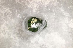 Огурцы малосольные в пакете с чесноком и укропом - шаг 5 Огурцы малосольные в пакете с чесноком и укропом - шаг 5