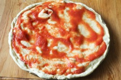 Домашняя пицца в микроволновке с сыром быстро