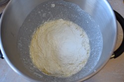 Быстрое дрожжевое тесто для пирожков