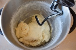 Быстрое дрожжевое тесто для пирожков