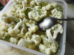 Быстромаринованная цветная капуста в микроволновке