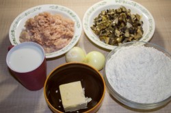 Пирожки из быстрого теста на сковороде с грибами и курицей