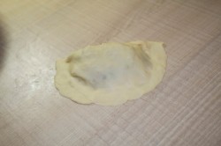 Пирожки из быстрого теста на сковороде с грибами и курицей