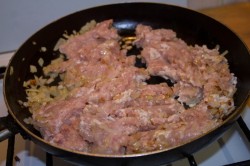 Пирожки из быстрого теста на сковороде с грибами и курицей