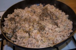 Пирожки из быстрого теста на сковороде с грибами и курицей