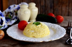 название картинки Омлет в микроволновке с молоком пышный