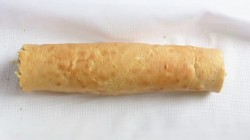 Быстрый бисквитный рулет с яблоками