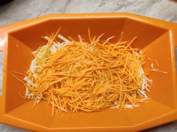 название картинки Салат из свежей свеклы моркови и капусты