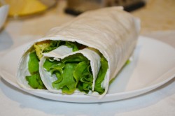 название картинки Цезарь ролл куриный безмайонезный