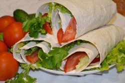 название картинки Цезарь ролл куриный безмайонезный