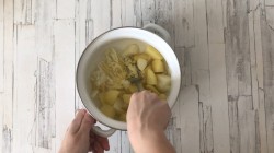 Чебуреки с картошкой - шаг 8 Чебуреки с картошкой - шаг 8