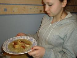 Чесночный суп с гренками по-чешски