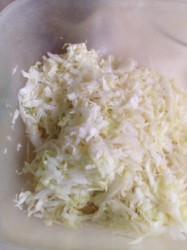 название картинки Чикен ролл с капустой и огурцами