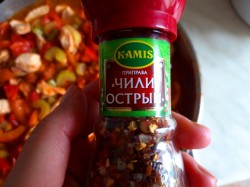 Чили с курицей из сезонных овощей