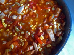 Чили с курицей из сезонных овощей