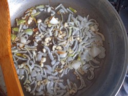 Чили с курицей из сезонных овощей