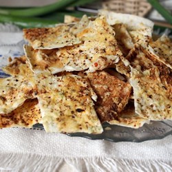 Чипсы лавашные с сыром в микроволновке