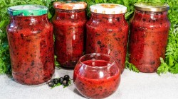 Чёрная смородина перетертая с сахаром без термообработки