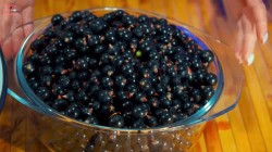 Чёрная смородина перетертая с сахаром без термообработки