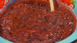 Чёрная смородина перетертая с сахаром без термообработки