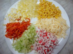 Салат Цветик Семицветик с корейской морковкой