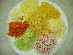 Салат Цветик Семицветик с корейской морковкой