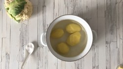 Цветная капуста с картошкой в духовке - шаг 2 Цветная капуста с картошкой в духовке - шаг 2