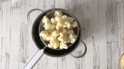 Цветная капуста с картошкой в духовке - шаг 5 Цветная капуста с картошкой в духовке - шаг 5