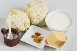 Цветная капуста в сметане с сыром в духовке - шаг 1 Цветная капуста в сметане с сыром в духовке - шаг 1