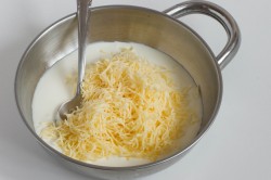 Цветная капуста в сметане с сыром в духовке - шаг 4 Цветная капуста в сметане с сыром в духовке - шаг 4