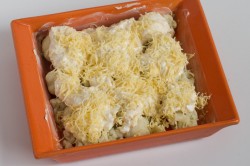 Цветная капуста в сметане с сыром в духовке - шаг 6 Цветная капуста в сметане с сыром в духовке - шаг 6