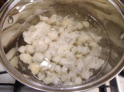 название картинки Цветная капуста в духовке с яйцом и сыром