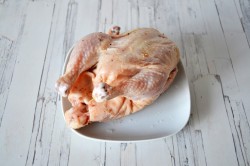 Цыпленок, фаршированный сельдереем и хлебом - шаг 10 Цыпленок, фаршированный сельдереем и хлебом - шаг 10