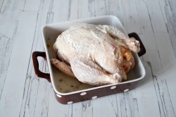 Цыпленок, фаршированный сельдереем и хлебом - шаг 12 Цыпленок, фаршированный сельдереем и хлебом - шаг 12