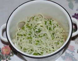 название картинки Деревенский свадебный салат из свинины