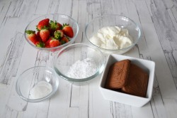 название картинки Десерт из клубники и сметаны