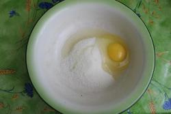 Десерт Раффаэлло с клубникой - шаг 4 Десерт Раффаэлло с клубникой - шаг 4