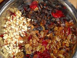 салат из свеклы с изюмом и орехами