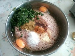 название картинки Диетические котлеты из индейки на пару