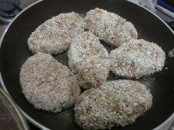 название картинки Диетические котлеты из индейки на пару