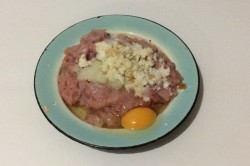 Диетические куриные котлеты на пару